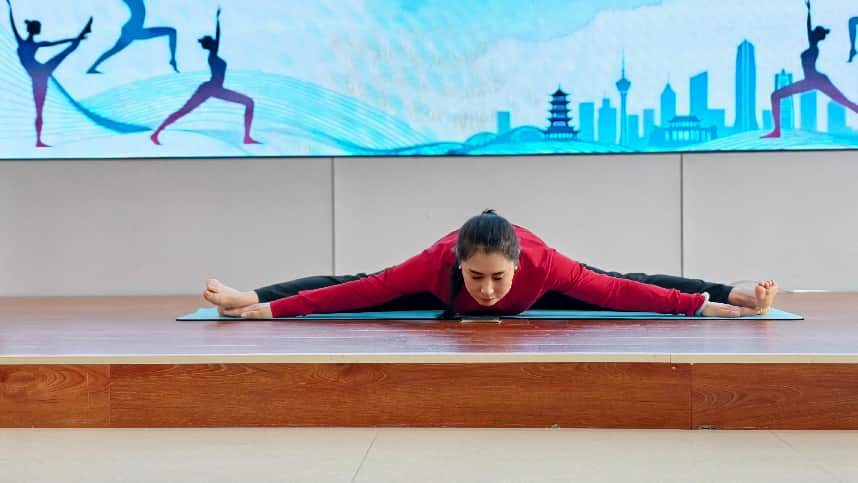 情暖三八节 健康瑜社区——德州市健身瑜伽社区赛圆满举办 情暖三八节 健康瑜社区——德州市健身瑜伽社区赛圆满举办